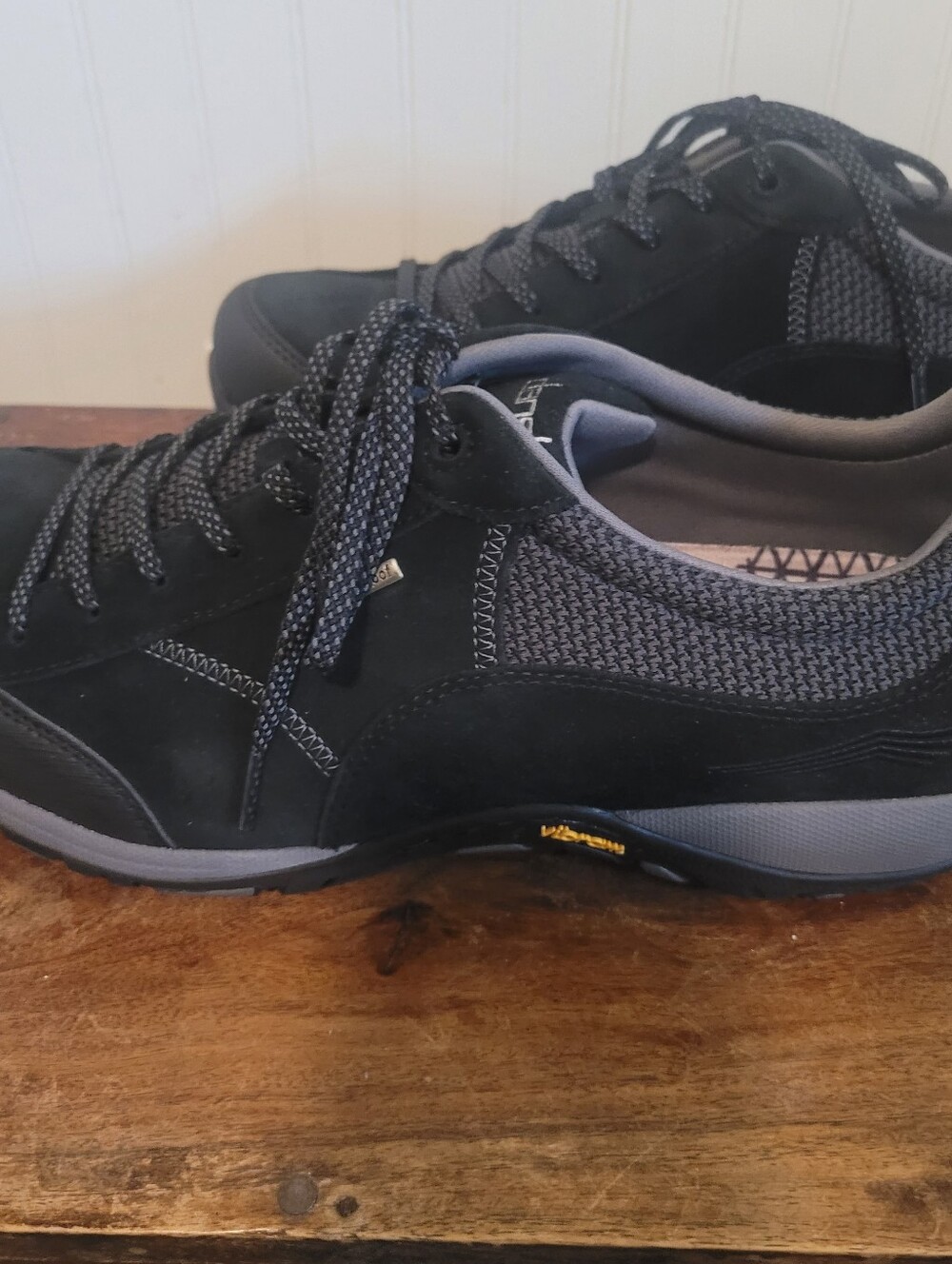 Dansko Paisley Waterproof Walking Shoes Black Suede Vibram Women's EU 43 US 12.5 - Picture 5 of 11